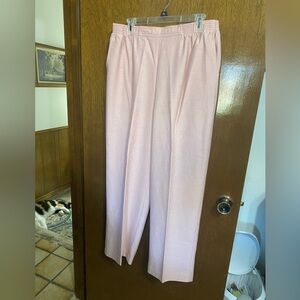 Alfred Dunner Pull on Women’s Rose pink Pants Size 16